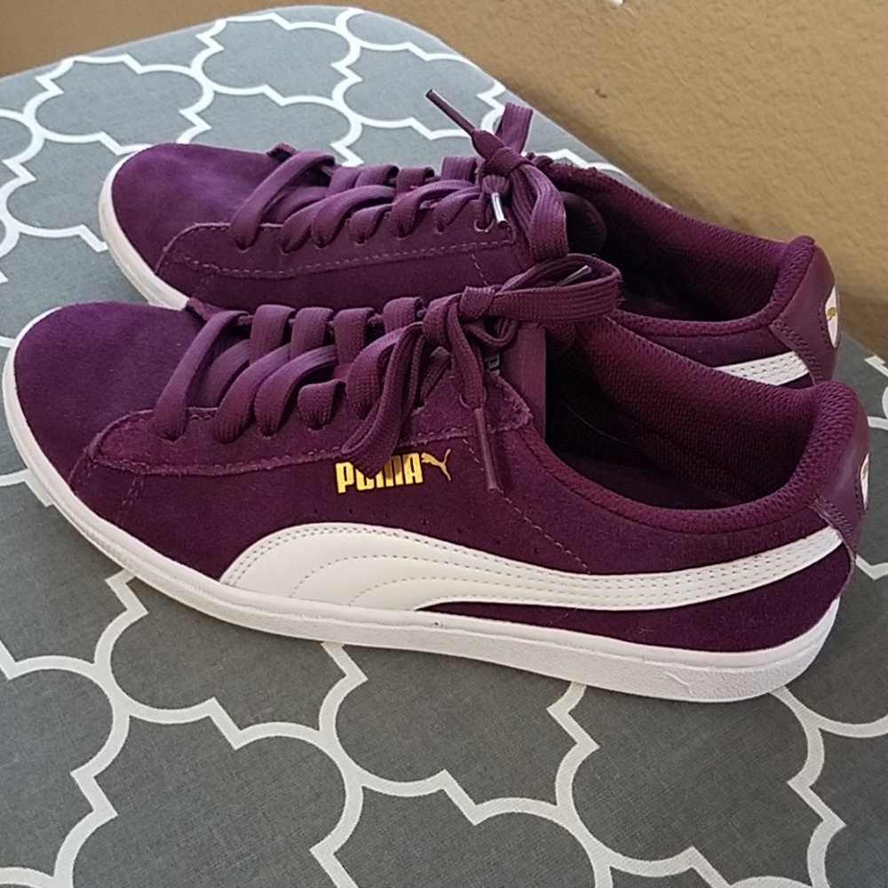 Puma Women's Purple Classic Tennis Shoes sz 6.5